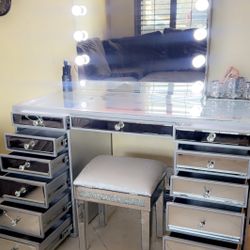 Hollywood Makeup Vanity