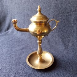 SOLID BRASS HANDHELD OIL LAMP with HANDLE, WICK, LID and DRIP PLATE Bedouin Style Vintage In Excellent Condition