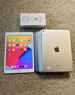 Apple iPad Air 2 16GB WiFi leather case and charger included