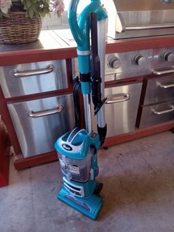 Like new only used 4 times sharks Vacuum