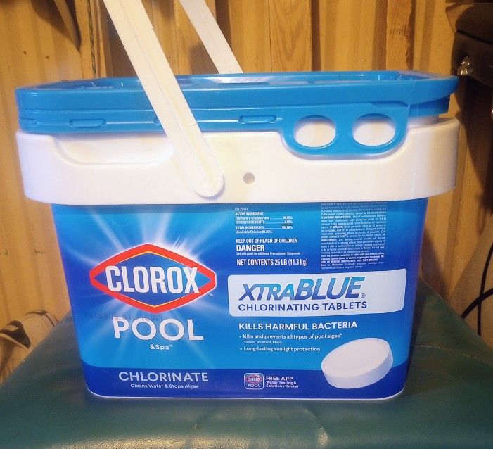 25lb Sealed Bucket & 8 6oz Clorox Chlorine Tablets