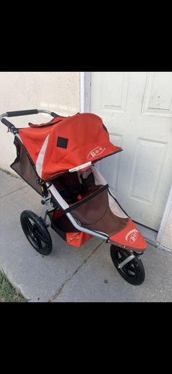 JOGGER STROLLER