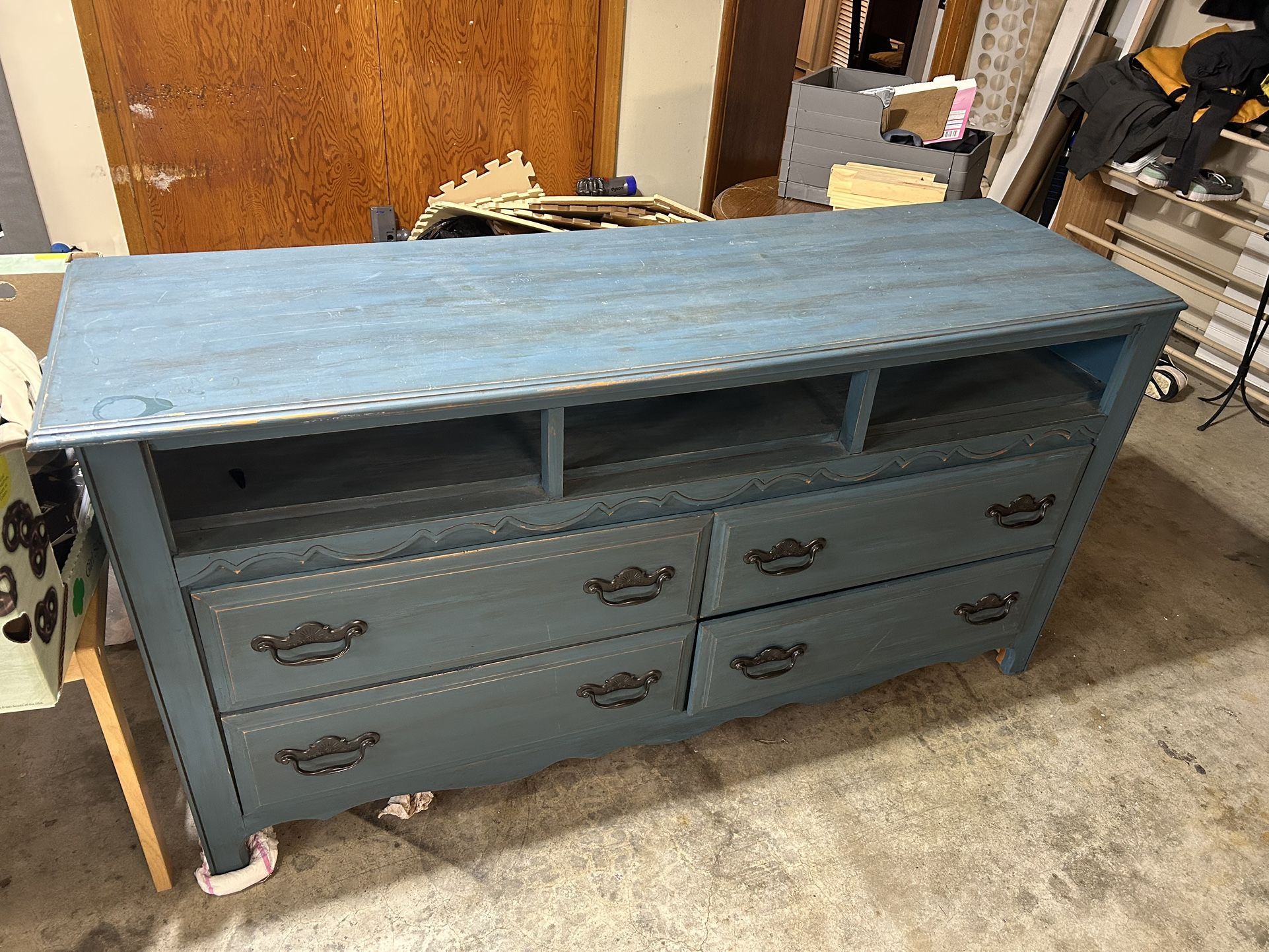 Dresser