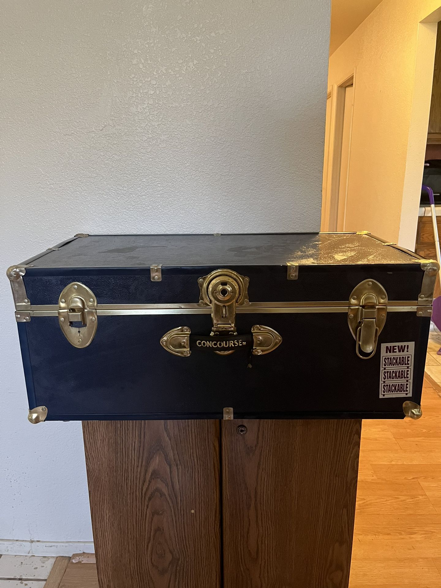 Concourse Vintage Chest