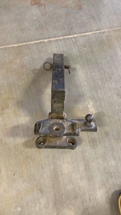 Heavy-Duty Weight-Distributing Trailer Hitch