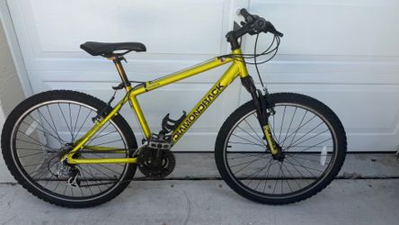 Diamondback Sorrento adult medium 26 inch bike mountain bicycle 21 speeds