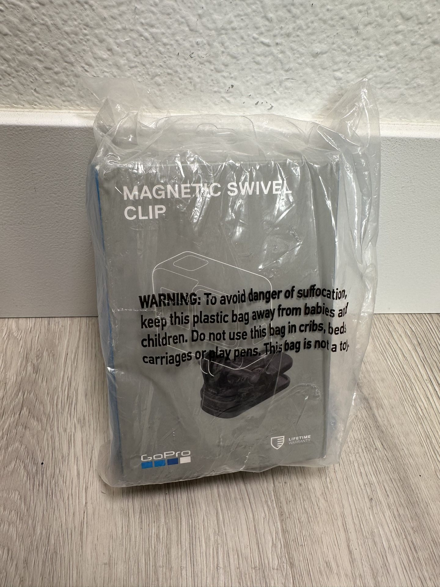 GoPro Magnetic Swivel Clip - Official GoPro Accessory