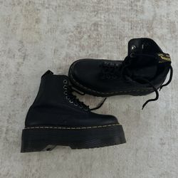 dr martens boots 1460 pascal, Size 8