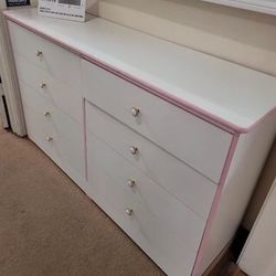 Eight Drawers Dresser 