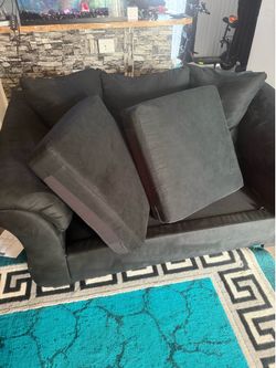 3 piece couch & 2 piece couch