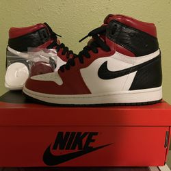 Jordan 1 Retro High Satin Snake Chicago