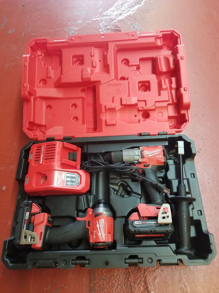 New Milwaukee 2 peace drill set . Im only asking for $300