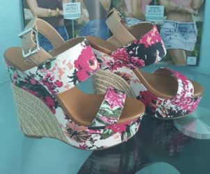 ✨💖Beautiful Jessica Simpson Wedges 6W 💖✨