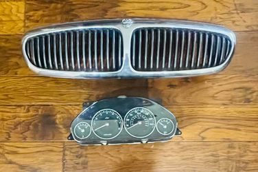 Jaguar X-type grill and dashboard