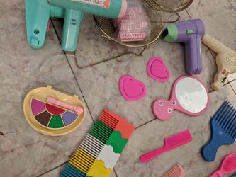 PLAY MAKEUP
