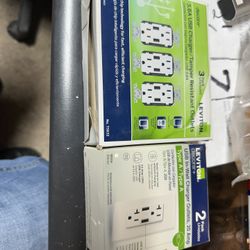USB PHONE CHARGER & RECEPTACLE 