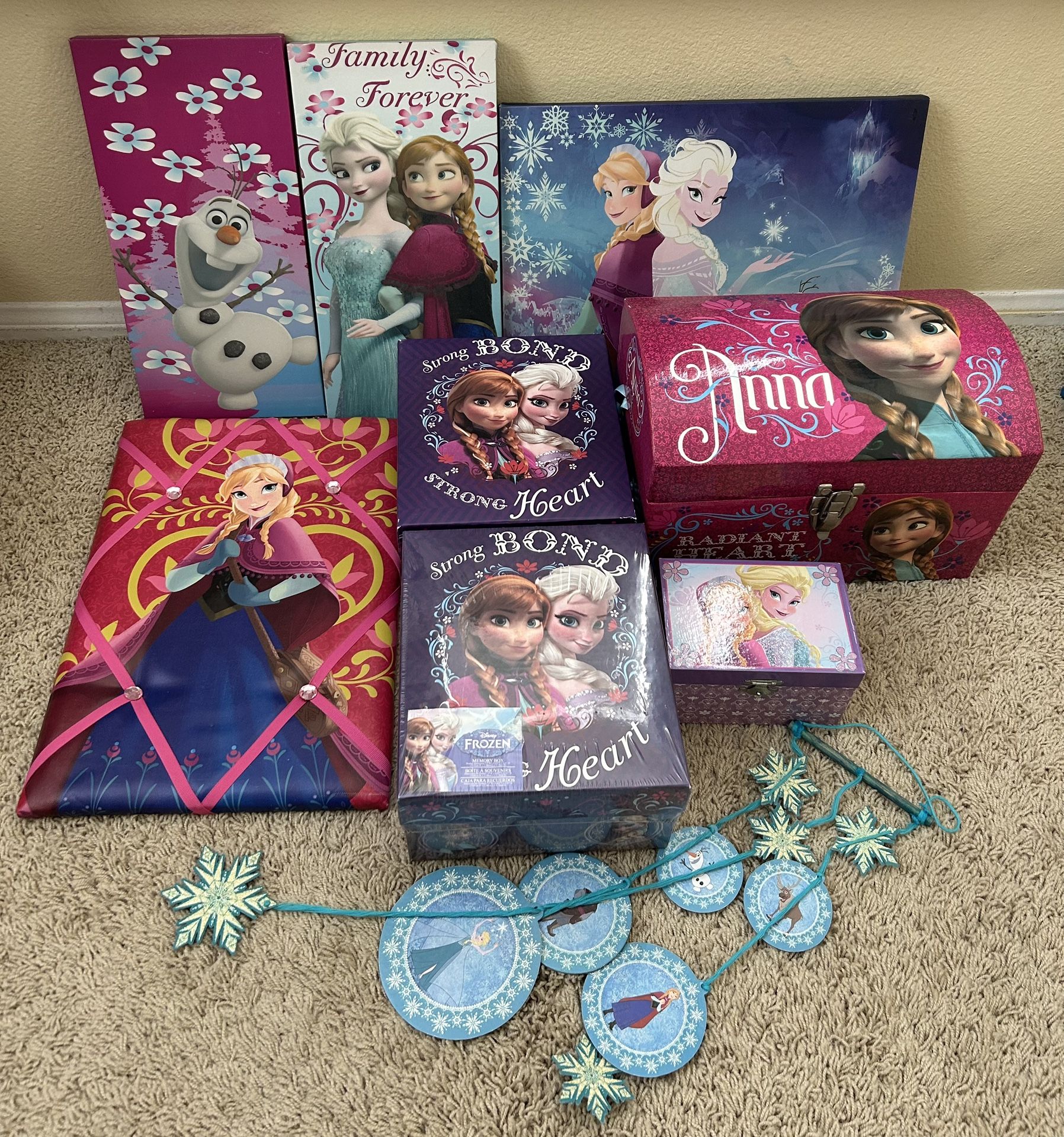 Disney Original Frozen Movie Anna Elsa Room Decor Wall Decorations Pictures Memory Boxes Truck Jewelry Music Box