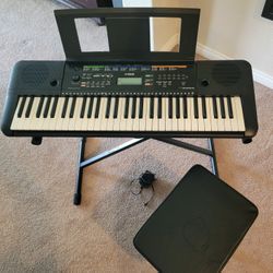 Yamaha PSR-253 Portable Keyboard 