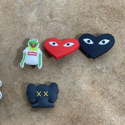 Supreme kaws croc jibbits 