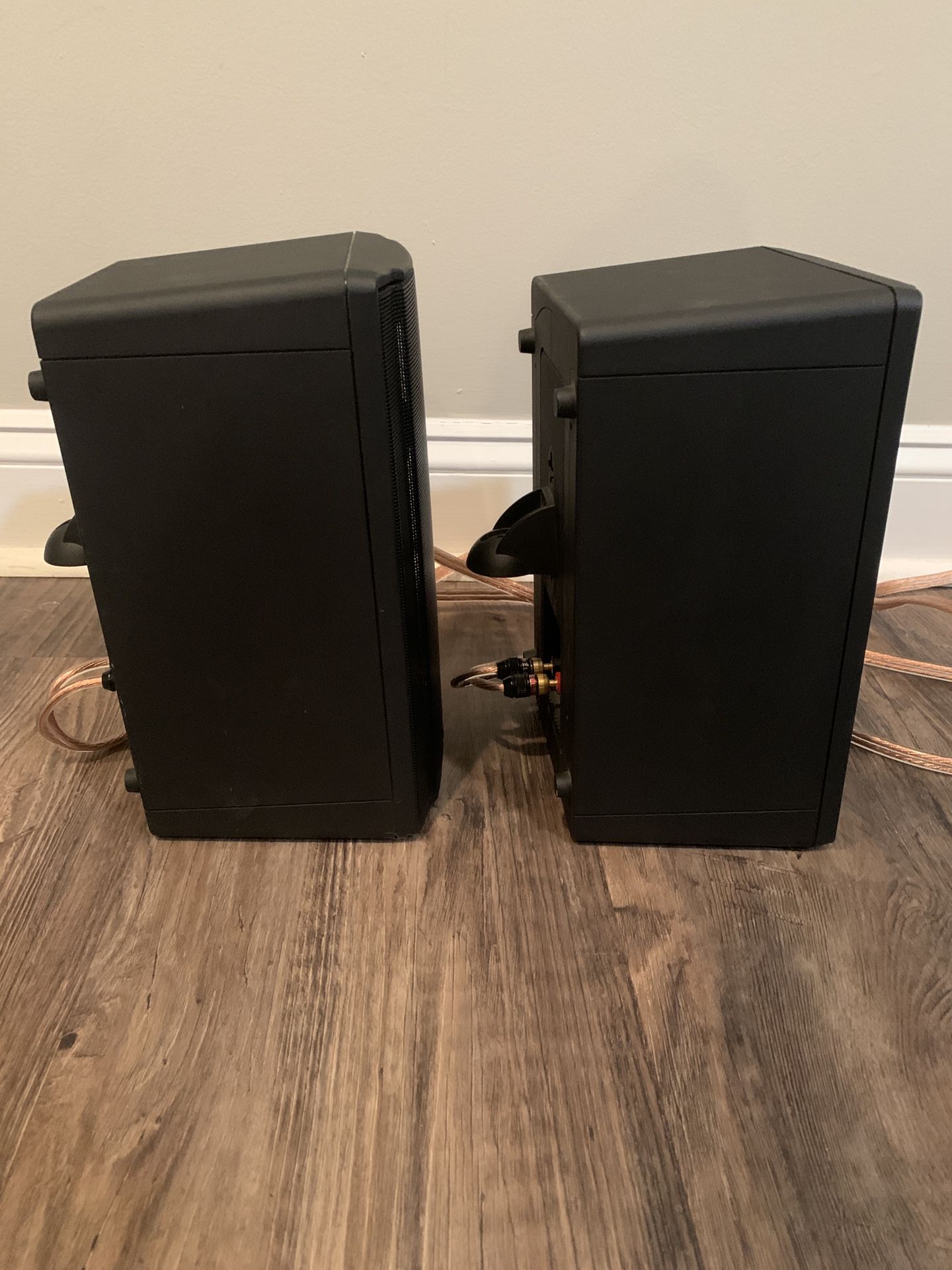 Pair of Klipsch KSB 1.1 Bookshelf Speakers BLACK Tested & Working for