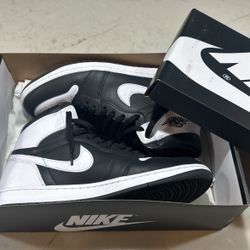 Men’s Size 11 Nike Shoes 