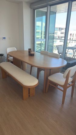 Modern & Elegant Dining set for 6-8