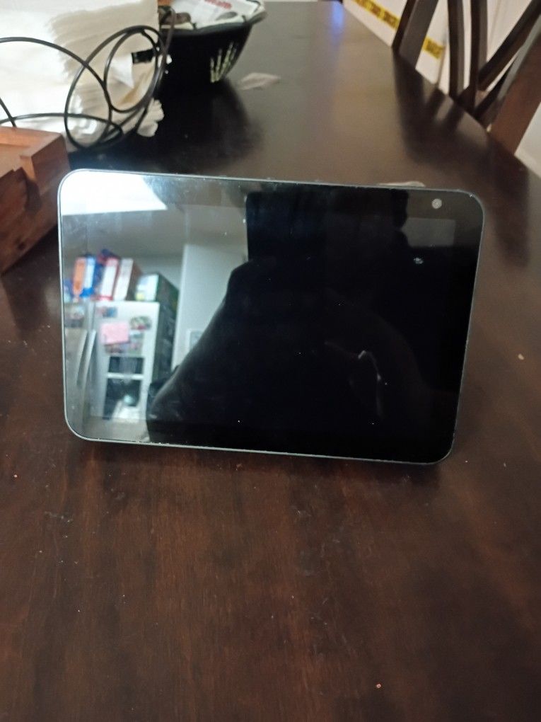 Echo Show 8 Works Good