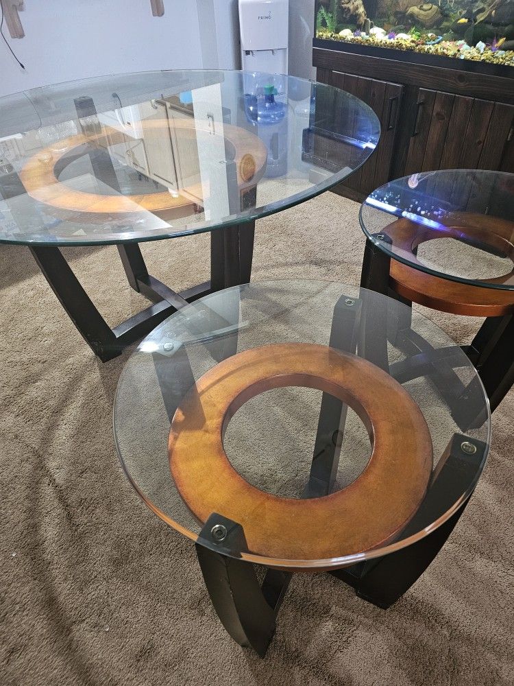 Dining Table & Two Matching Side Table 