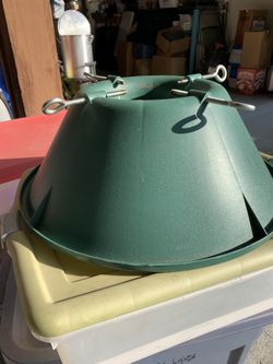 Christmas Tree holder. Solid, made well!