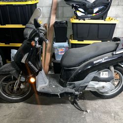Mechanics special - Kymco People S 200