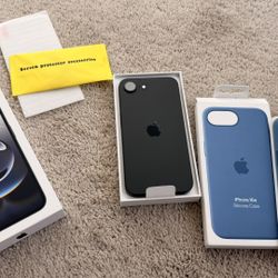 Apple iPhone 16e Black Unlocked with Apple Silicone Case (Winter Blue) & Screen Protector