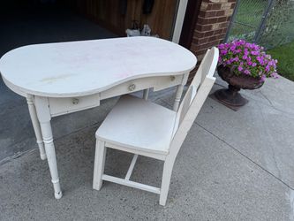 Reading table and chair
