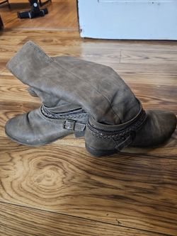 Boots Size 7.5