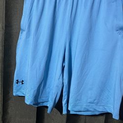 Men’s Under Armor gym shorts. Size L. New With Tags 