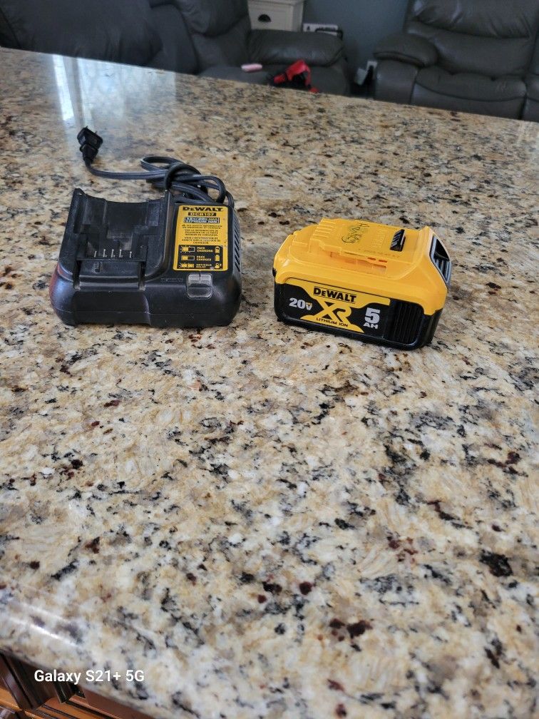 Dewalt 20v Battery And Charger 5.0ah