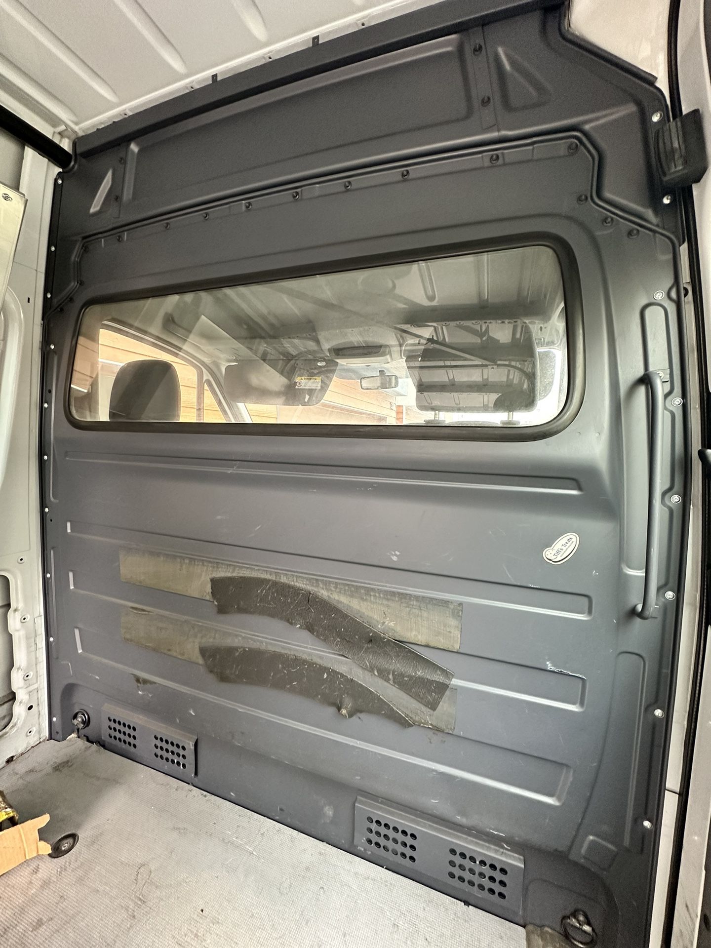 Sprinter Divider 