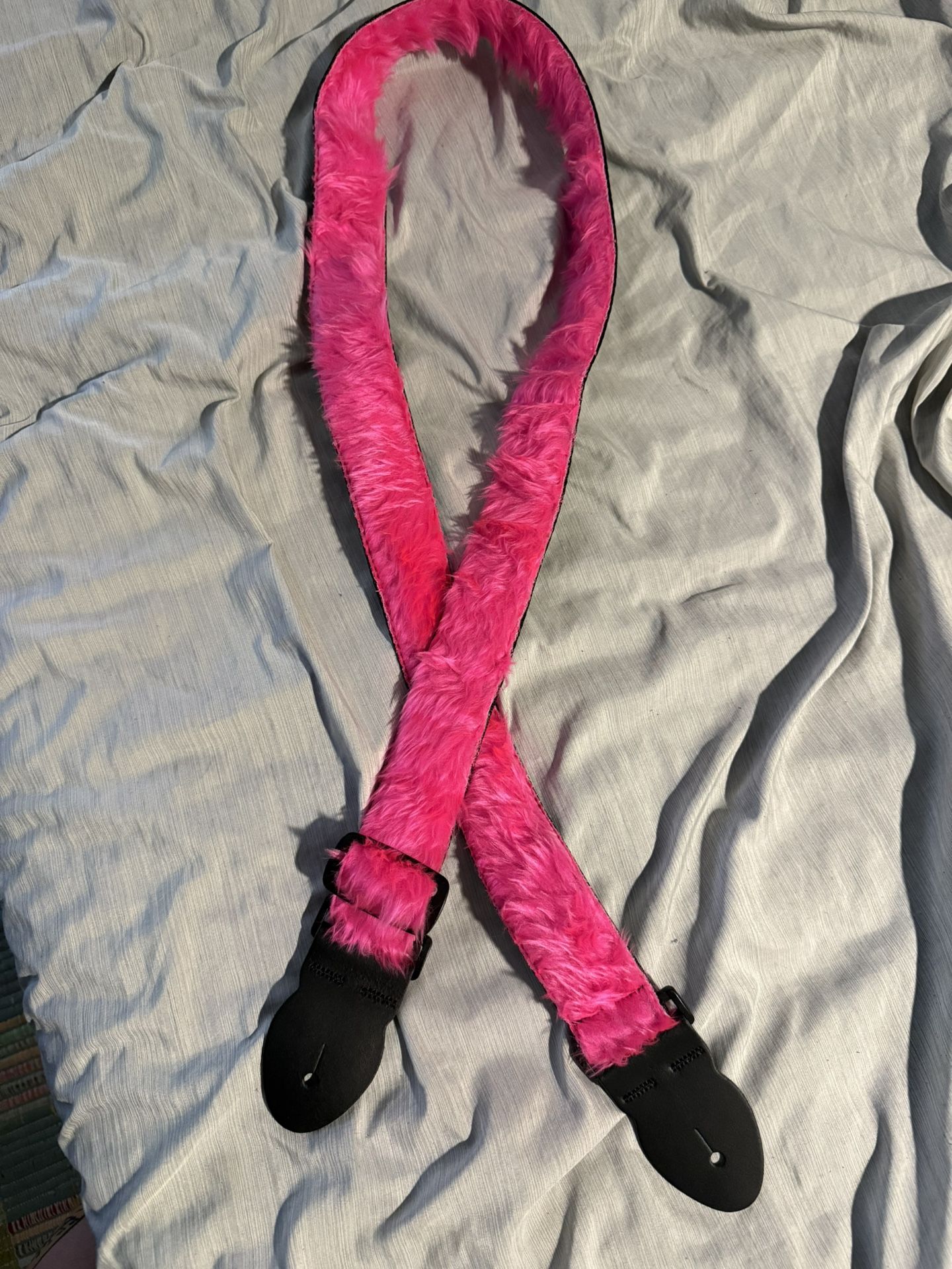 NEW ADJUSTABLE GUITAR STRAP HOT PINK FUR 2” WIDE