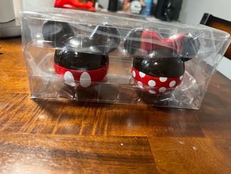 Disney Salt & Pepper shaker set