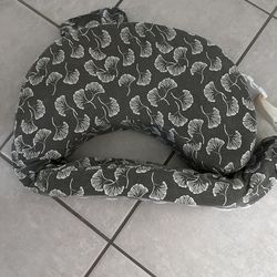 Breastfeeding support pillow