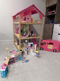 Barbie 360 Wood House With All On The Photo