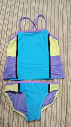 Little girls swimsuit. 7/8