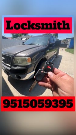Car keys/llaves de autos/key fobs