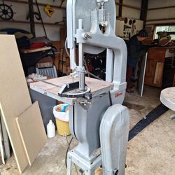 Band Saw, Delta Milwaukee, 14", 1/2 HP, 9.4 AMP