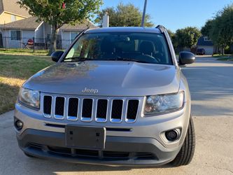 Jeep Compass SUV – Silver