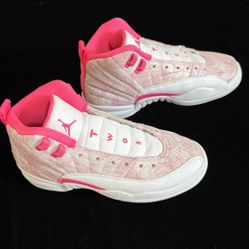 Young Girl Sneakers Size 5  Needs To Buy shoe laces