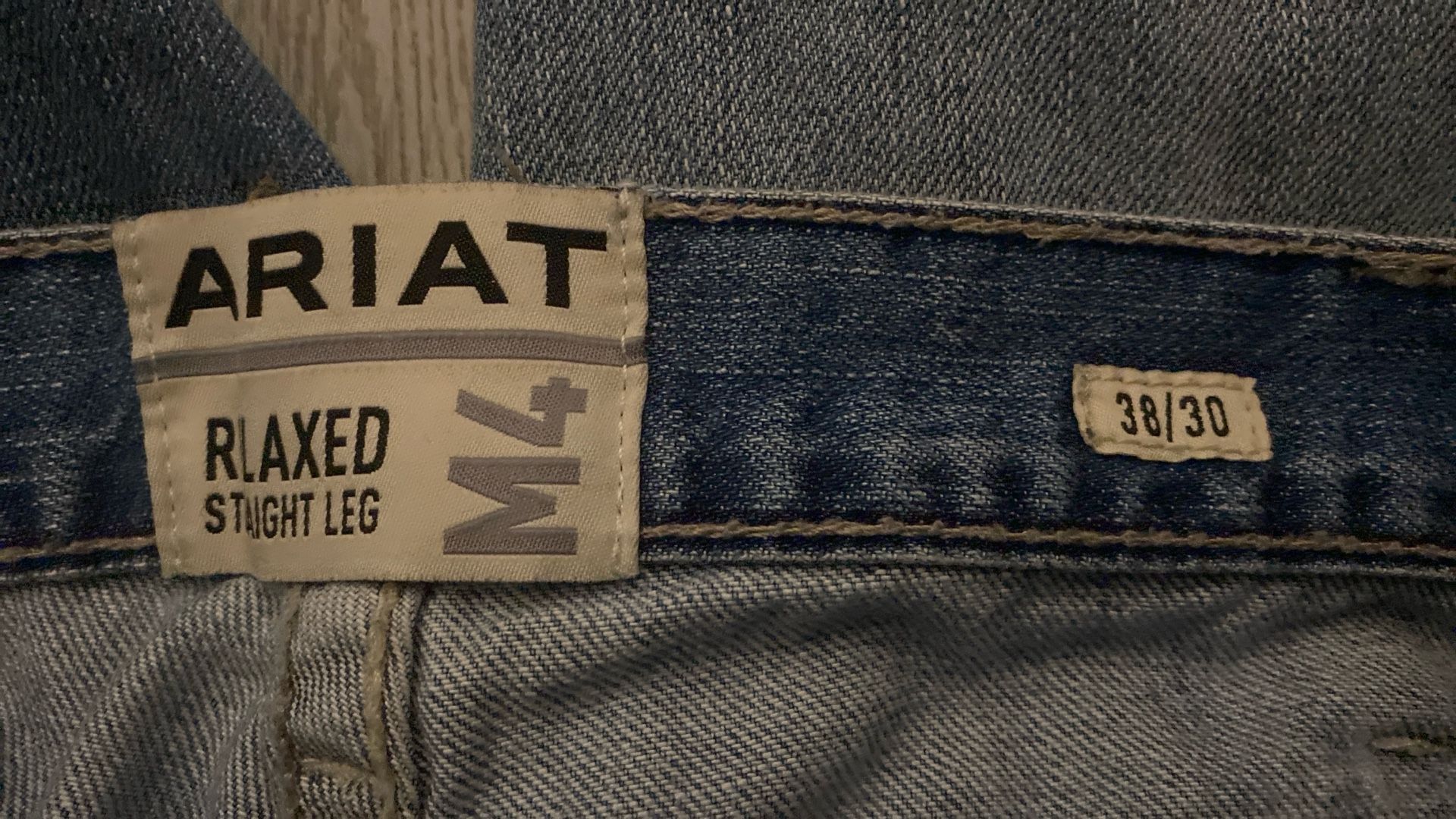 Ariat,Straight Leg M4 Jeans :size 38/30