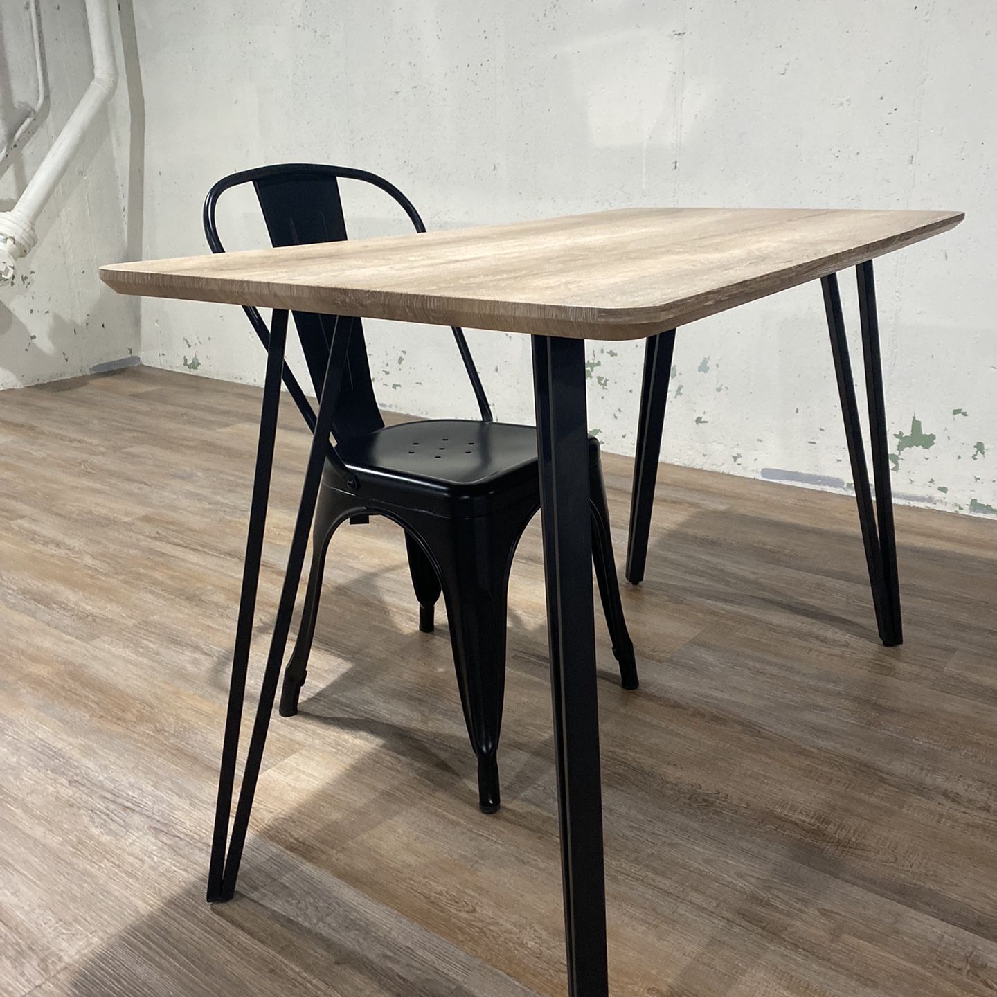 Office Desk With Metal Chair