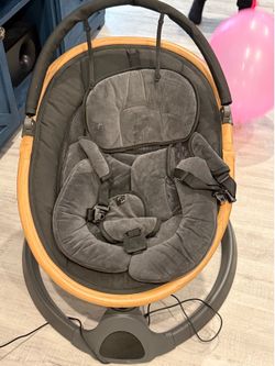 Baby chair with music