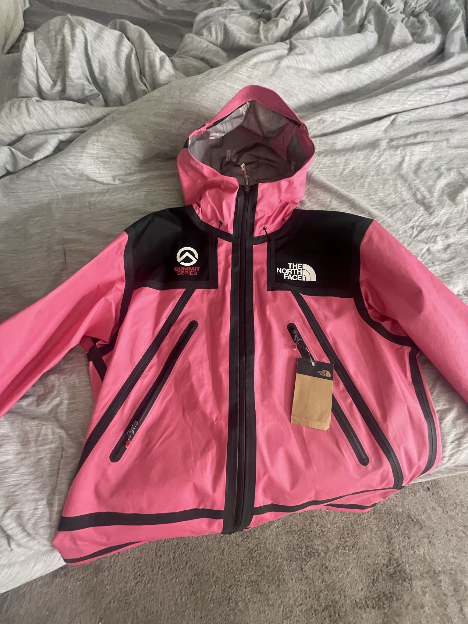 Supreme x The North Face Summit Series Outer Tape Seam Jacket