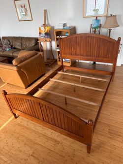 Ethan Allen Solid Wood Queen size Bed Frame - Made in USA